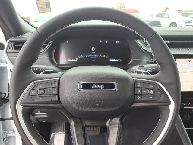 2027 Jeep Grand Cherokee Laredo Altitude