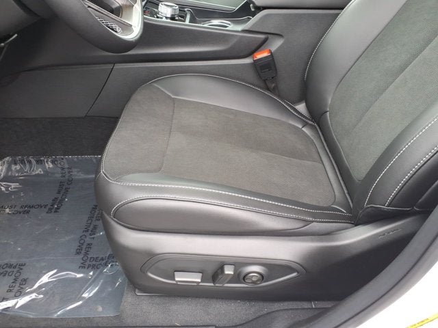2027 Jeep Grand Cherokee Laredo Altitude