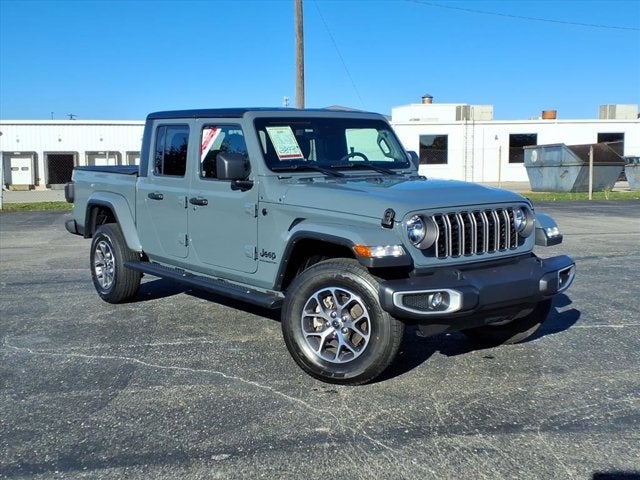 2024 Jeep Gladiator Sport S photo 2
