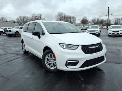 2026 Chrysler Pacifica Select