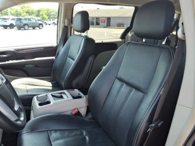 2015 Chrysler Town & Country Touring-L