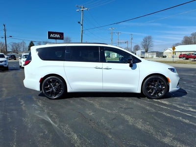 2025 Chrysler Pacifica Limited