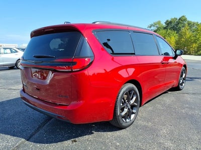 2025 Chrysler Pacifica Limited