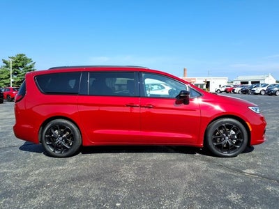 2025 Chrysler Pacifica Limited