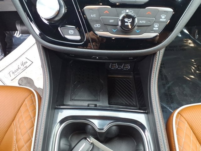 2025 Chrysler Pacifica Pinnacle