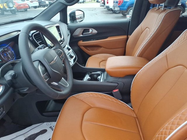 2025 Chrysler Pacifica Pinnacle