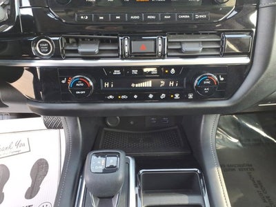 2023 Nissan Pathfinder SL