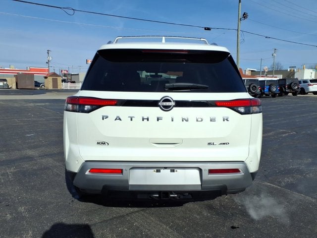 2023 Nissan Pathfinder SL