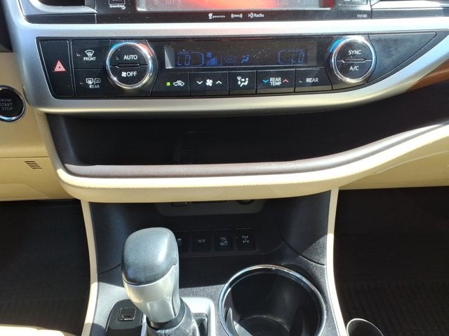 2018 Toyota Highlander Base