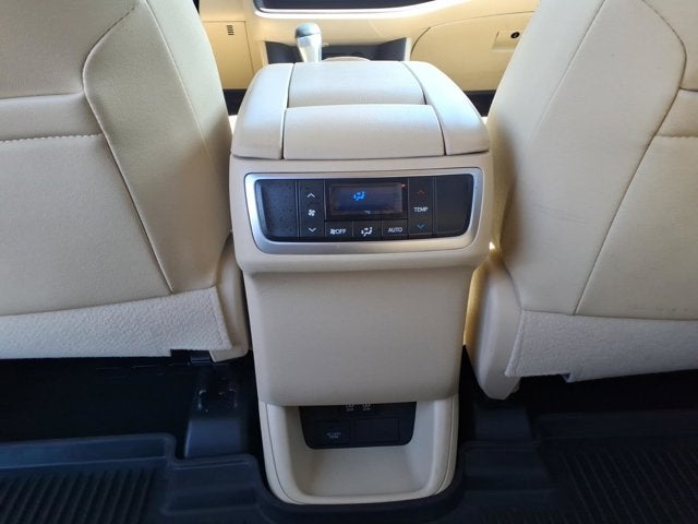 2018 Toyota Highlander Base